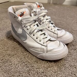 Nike High-Top Shoes Size 6.5